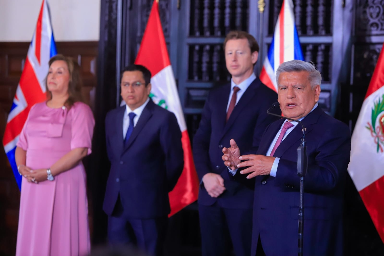 Histórico: Se firma contrato para nuevo Hospital Regional Docente de Trujillo