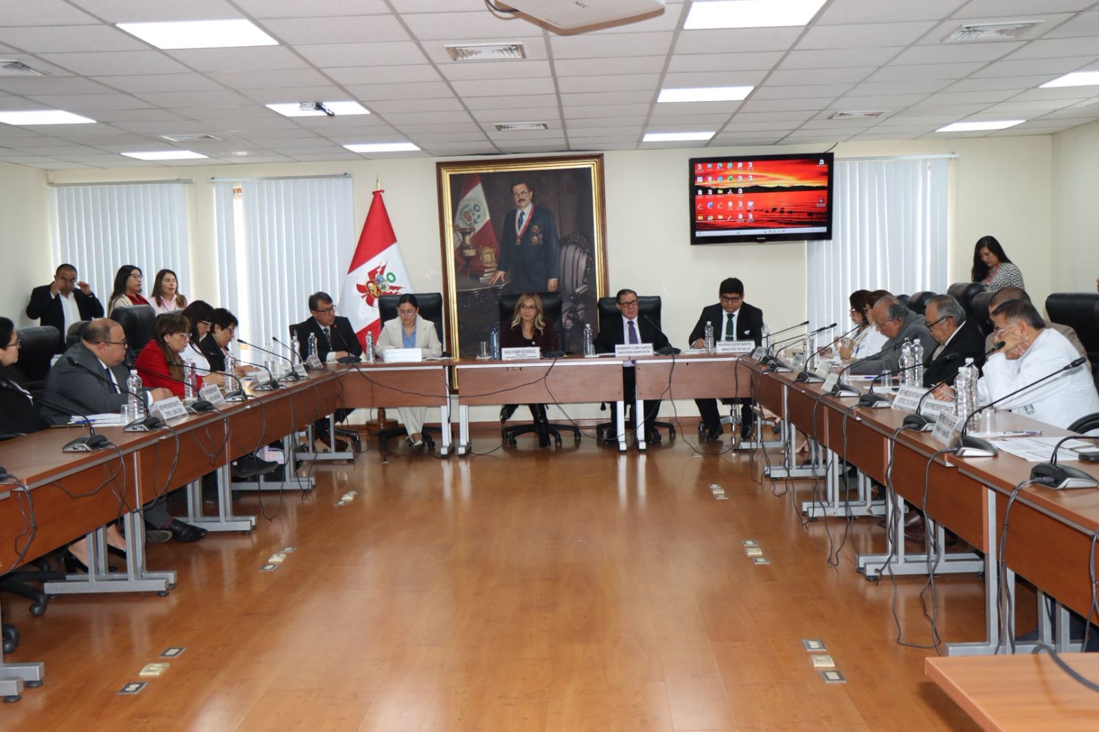 Comisión de Salud impulsa retorno de recursos propios a hospitales del MINSA