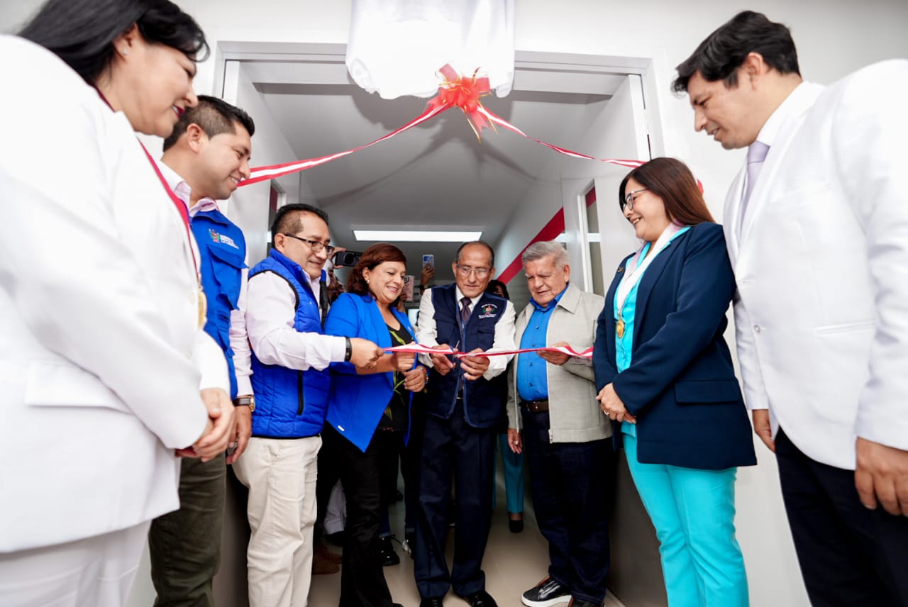 César Acuña moderniza hospitales La Noria y Vista Alegre para brindar atención de calidad