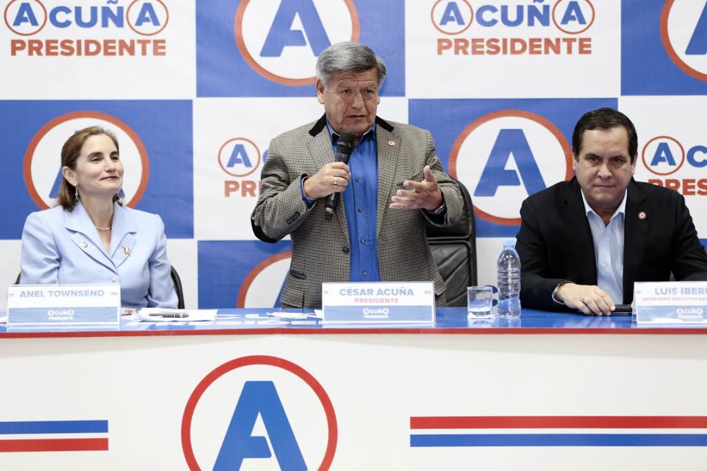 César Acuña candidato a la presidencia 2016