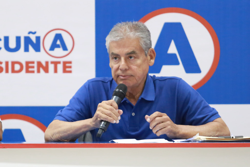 César Villanueva salió en defensa del líder de APP, César Acuña Peralta, ante la campaña de demolición política y mediática emprendida en su contra.   Foto: APP.