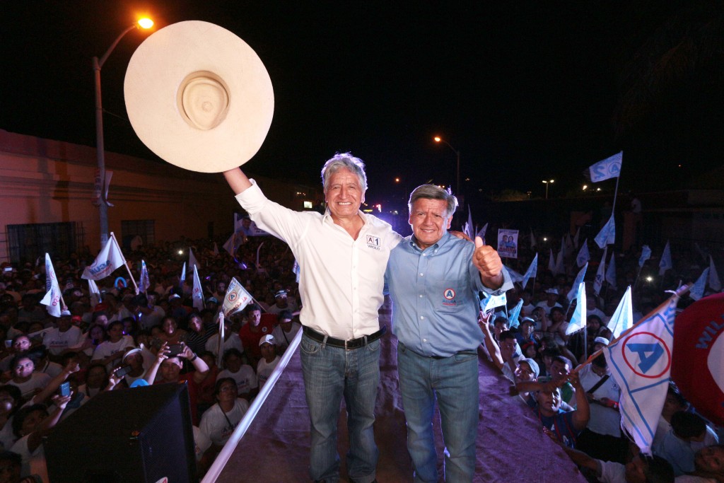 Virgilio Acuña negó alianzas políticas con otras agrupaciones para la primera vuelta electoral. Foto: APP.