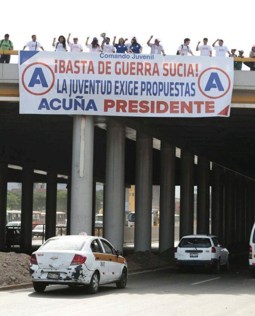 De esta manera, jóvenes simpatizantes de APP expresaron su apoyo a César Acuña. Foto: APP