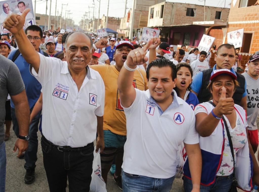 César Acuña Núñez reafirmó que APP recibe con los brazos abiertos a todos los ciudadanos que se quedaron sin candidatos. Foto: APP