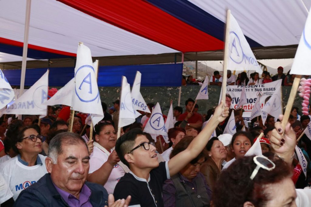 Participantes de las capacitaciones de APP presentes en la clausura en Carabayllo.