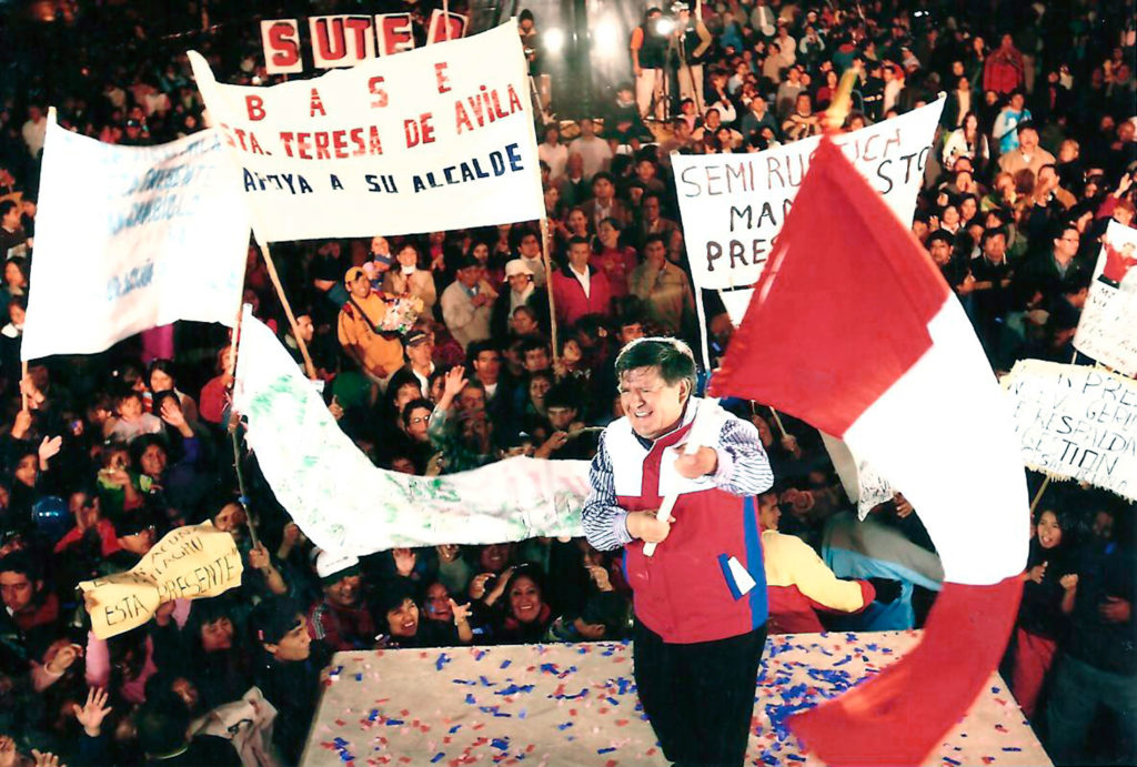 Dr. Acuña en mitin por la alcaldía de Trujillo. (Foto: 2006)